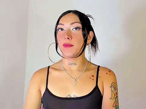 Megan Gil  online show from September 2025 12:11:02 PM