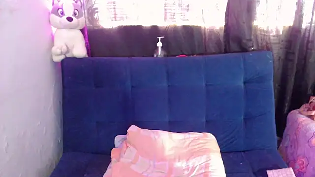 Megan Gil  online show from April 2026 08:44:01 PM