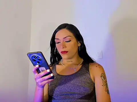 Megan Gil  online show from September 2025 11:05:02 PM