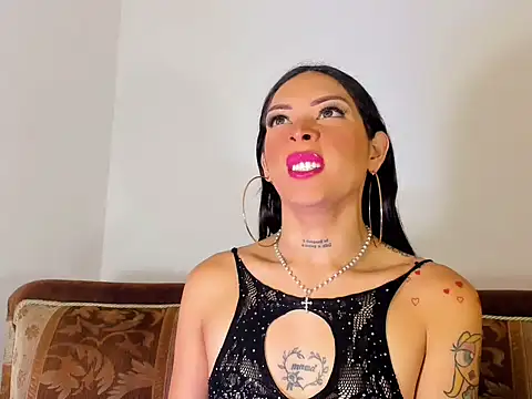 Megan Gil  online show from October 2025 12:17:01 PM