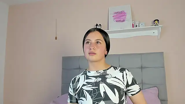 Zaaida  online show from April 2026 09:32:02 PM