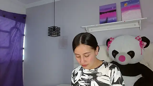 Zaaida  online show from November 2025 01:37:02 PM