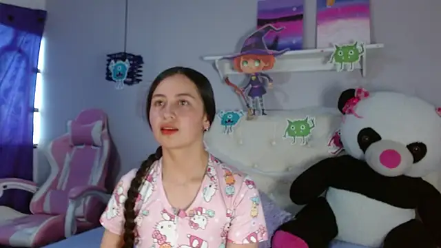 Zaaida  online show from October 2025 01:43:02 PM