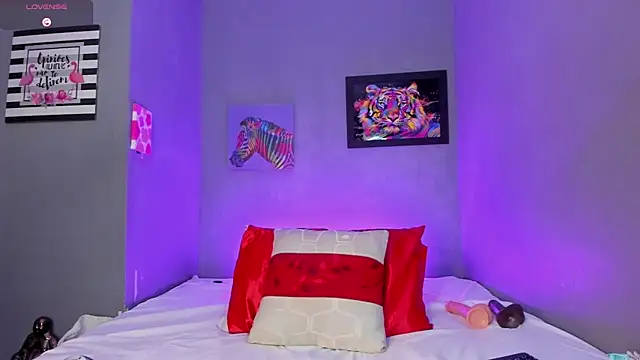 scarletmorgan2218 online show from October 2025 06:53:02 PM