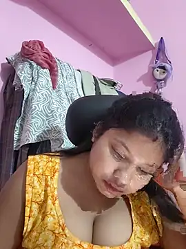 Snapshot of Redchery chatting on July 2026 04:43:02 PM Redchery online show from July 2026 04:43:02 PM