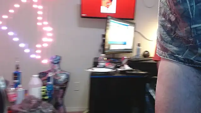 TypicalDepot5 online show from December 2025 03:14:02 PM