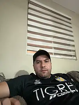 Snapshot of raulgzz4 chatting on March 2026 03:28:02 AM raulgzz4 online show from March 2026 03:28:02 AM