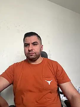 Snapshot of raulgzz4 chatting on April 2026 07:20:02 PM raulgzz4 online show from April 2026 07:20:02 PM