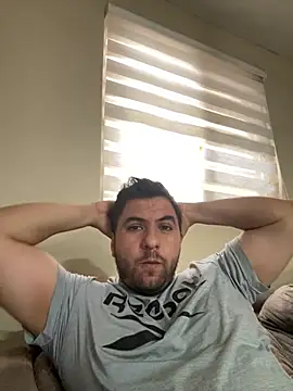 Snapshot of raulgzz4 chatting on April 2026 03:27:01 PM raulgzz4 online show from April 2026 03:27:01 PM