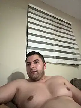 Snapshot of raulgzz4 chatting on May 2026 04:52:02 AM raulgzz4 online show from May 2026 04:52:02 AM