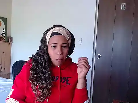 IVONNE COLLINS33 online show from September 2025 05:42:02 PM