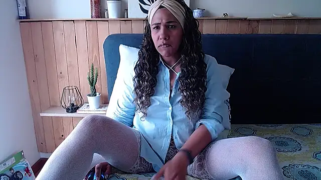 IVONNE COLLINS33 online show from September 2025 01:38:02 PM