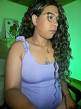 IVONNE COLLINS33 online show from February 2026 11:25:02 PM