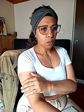 IVONNE COLLINS33 online show from November 2025 04:29:01 PM