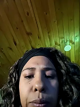 IVONNE COLLINS33 online show from February 2026 12:07:02 AM