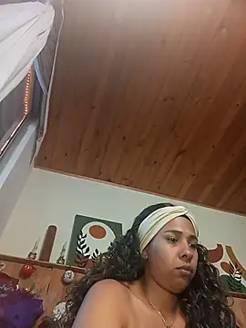 IVONNE COLLINS33 online show from December 2025 10:45:01 PM