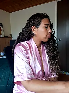 IVONNE COLLINS33 online show from November 2025 03:56:01 PM