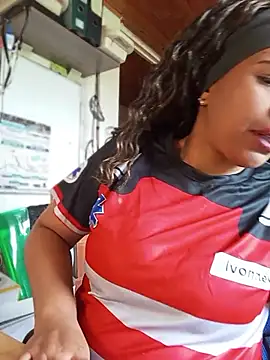 IVONNE COLLINS33 online show from April 2026 02:18:02 PM