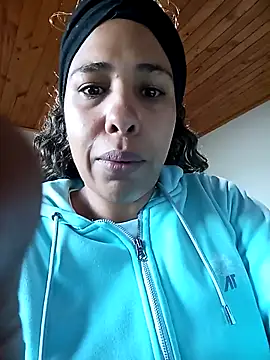 IVONNE COLLINS33 online show from February 2026 10:52:02 PM