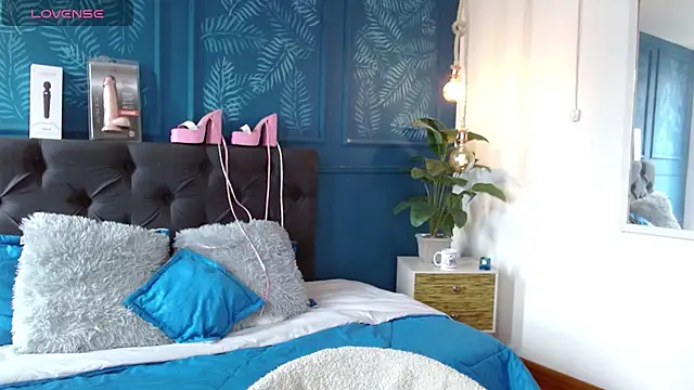 zohet kriss online show from April 2026 03:14:01 PM