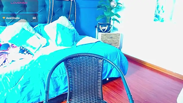 zohet kriss online show from March 2026 01:24:01 PM