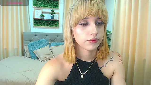 zohet kriss online show from October 2025 02:07:01 PM