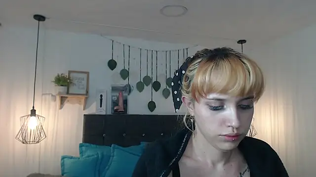 zohet kriss online show from December 2025 10:39:02 AM