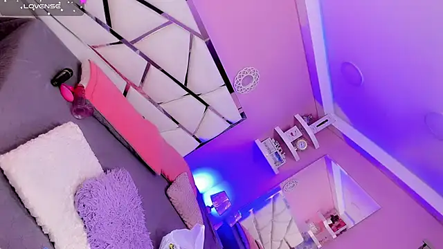 Ariia-janee online show from November 2025 06:28:02 AM