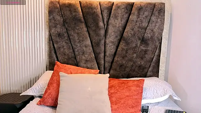 Miagomezx online show from February 2026 09:03:01 PM