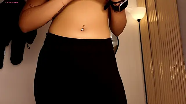 Miagomezx online show from March 2026 01:39:01 PM