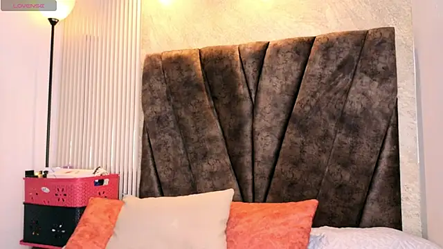 Miagomezx online show from March 2026 07:43:02 PM