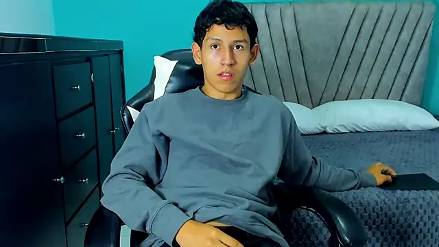 Snapshot of Felipe_Gonzales chatting on September 2025 12:47:02 PM Felipe Gonzales online show from September 2025 12:47:02 PM