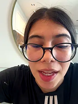 Caitlin Cat online show from October 2025 03:32:01 AM