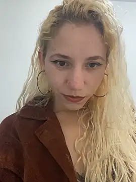 Bruna551 online show from December 2025 01:38:02 AM