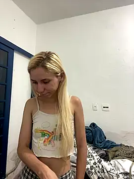 Bruna551 online show from December 2025 04:01:01 PM