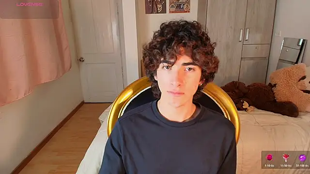 Nude Boy18 online show from November 2025 01:37:02 AM