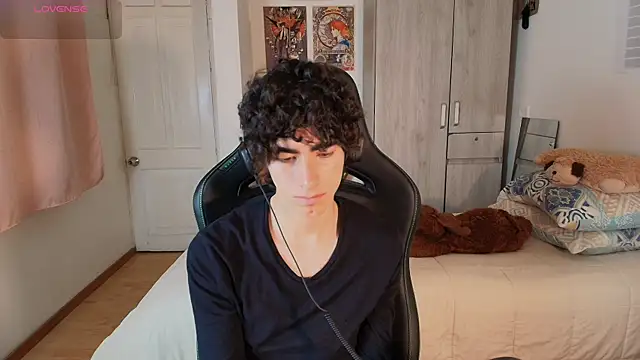 Nude Boy18 online show from April 2026 11:33:02 PM