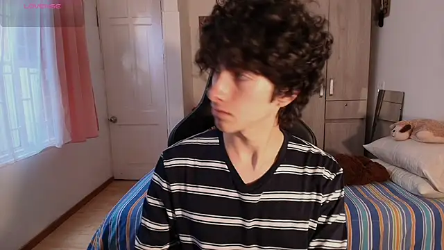 Nude Boy18 online show from April 2026 08:56:01 PM