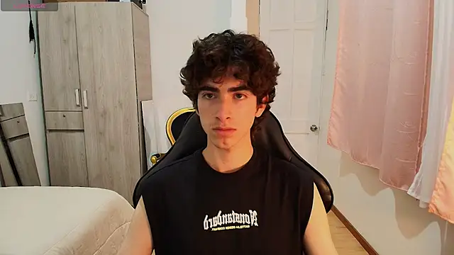 Nude Boy18 online show from September 2025 01:55:01 AM