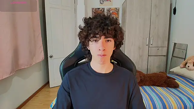 Nude Boy18 online show from December 2025 01:12:01 AM