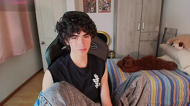 Nude Boy18 online show from April 2026 11:28:01 PM