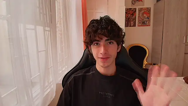 Nude Boy18 online show from October 2025 07:22:02 PM