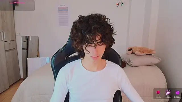 Nude Boy18 online show from February 2026 07:14:02 PM