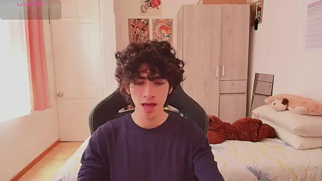 Nude Boy18 online show from April 2026 06:37:01 PM