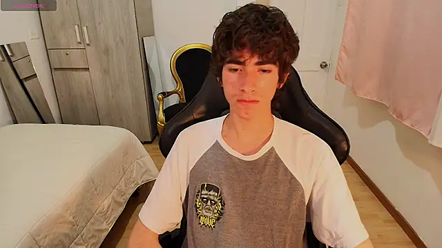 Nude Boy18 online show from September 2025 02:56:01 AM