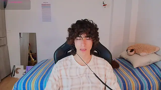 Nude Boy18 online show from March 2026 09:22:01 PM