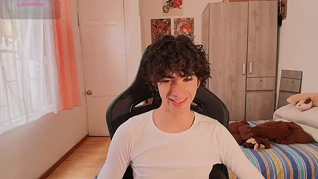 Nude Boy18 online show from May 2026 06:55:02 PM