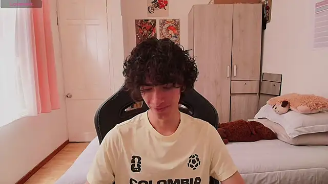 Nude Boy18 online show from May 2026 06:52:02 PM