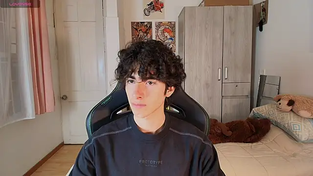 Nude Boy18 online show from March 2026 11:06:02 PM