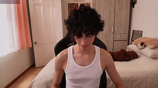 Nude Boy18 online show from April 2026 08:09:02 PM